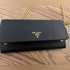 PRADA Vitello Move Wallet On Chain Clutch